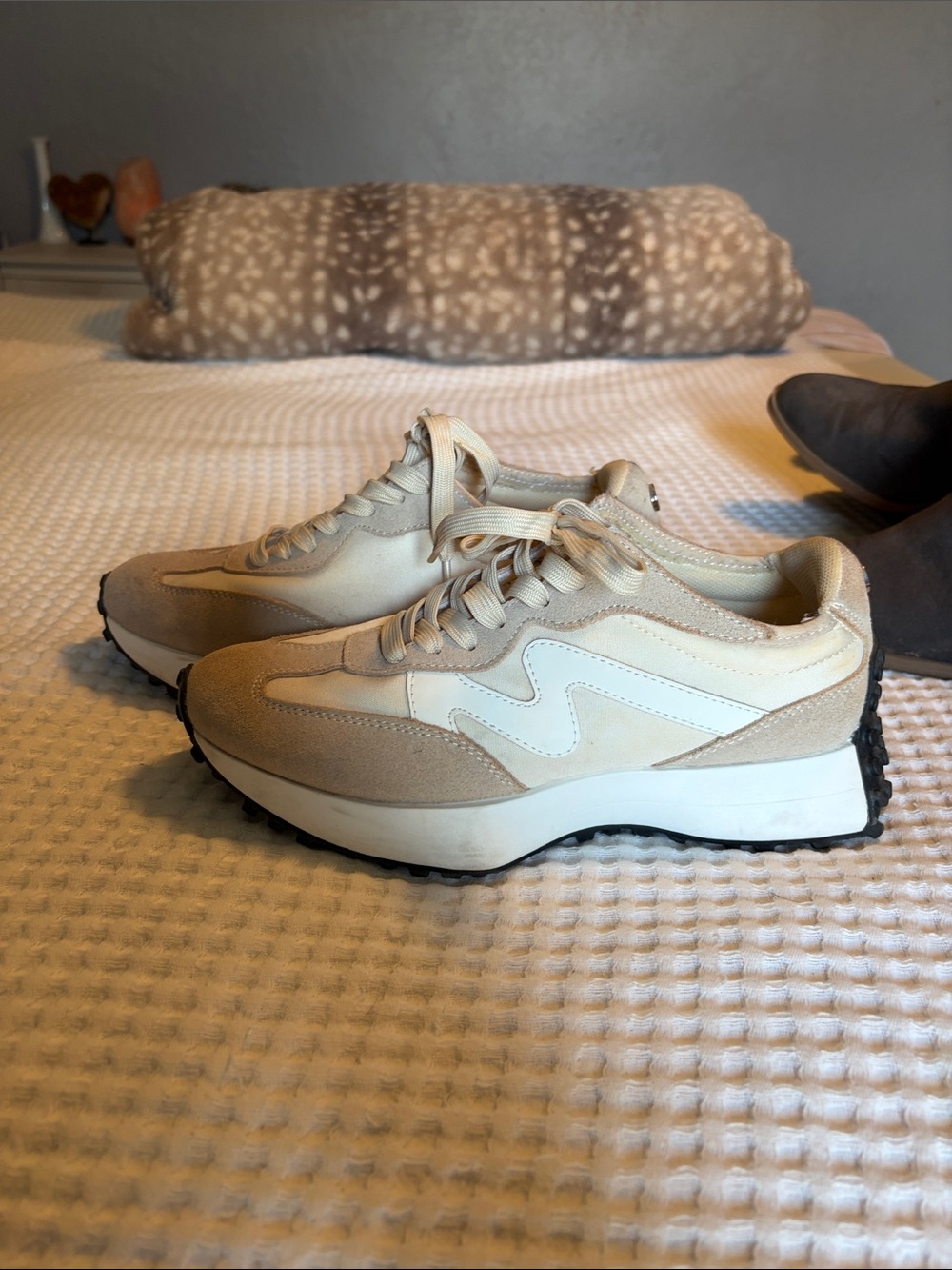 Sam Edelman Beige and White Platform Sneakers
